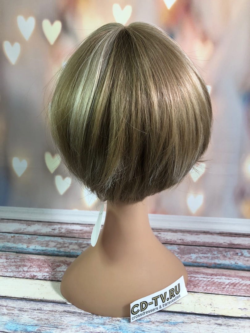 женские искусственные парики